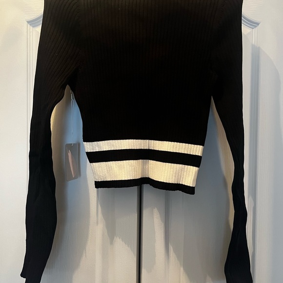 NWT Forever21 Long Sleeve Crop Top - Picture 2 of 9